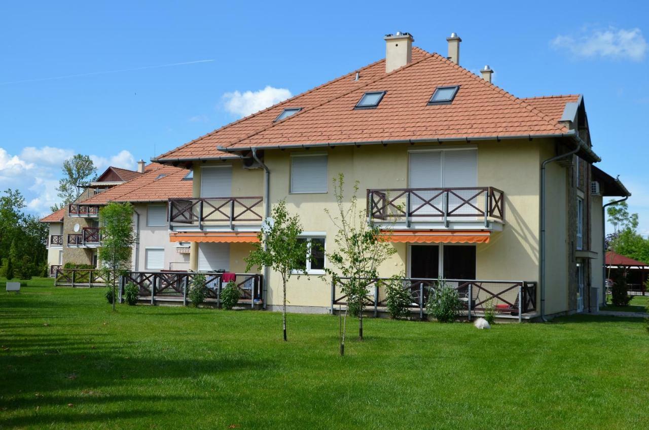 Vadszilva Apartman Balatonoszod Exterior photo